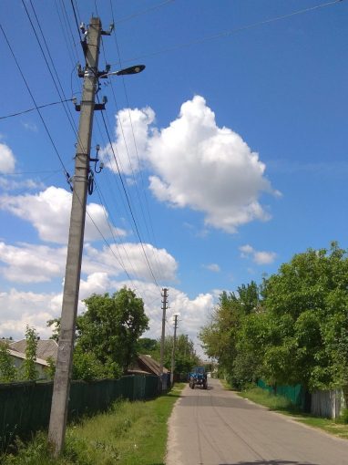 У Великодимерській ОТГ тривають роботи по освітленню вулиць,   їх ремонту та благоустрою населених пунктів